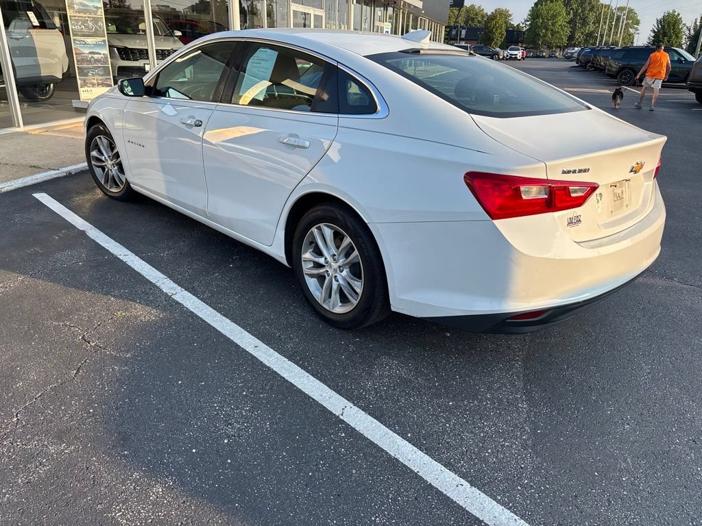 Used 2017 Chevrolet Malibu LT FWD image 5