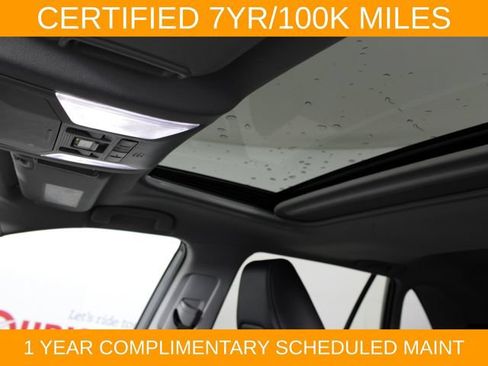 Used 2022 Toyota RAV4 XLE Premium AWD/4WD image 29