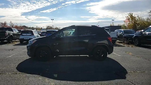 Used 2017 Chevrolet Trax LT w/ LT Convenience Package FWD image 7