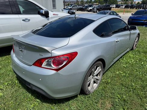 Used 2011 Hyundai Genesis 3.8 RWD image 5