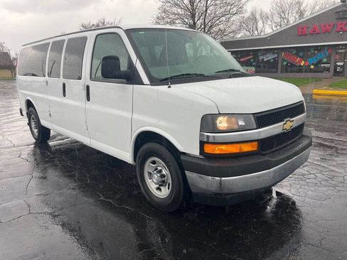 Used 2017 Chevrolet Express 3500 LT w/ LT Preferred Equipment Group image 8
