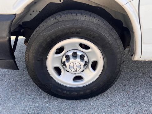 Used 2019 Chevrolet Express 2500 image 15