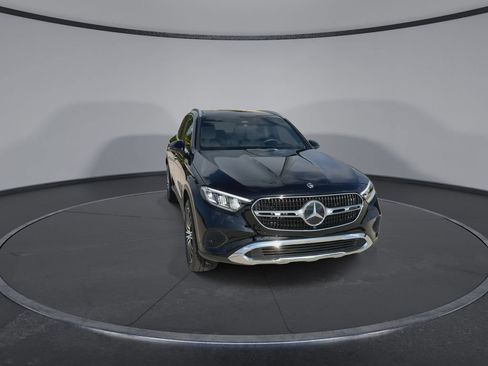 Used 2024 Mercedes-Benz GLC 300 image 3