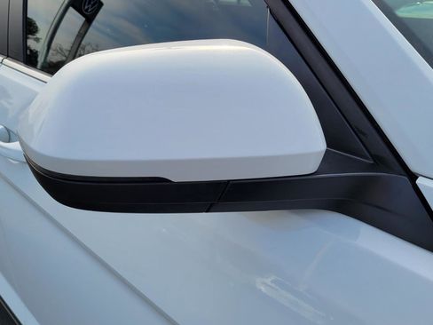 Certified 2025 Volkswagen Atlas SE w/ Panoramic Sunroof Package image 47