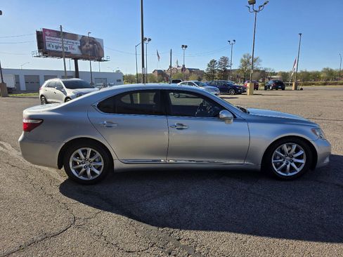 Used 2008 Lexus LS 460 RWD image 4