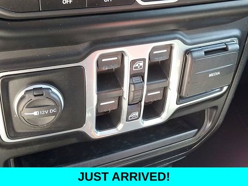 Used 2022 Jeep Gladiator Sport AWD/4WD image 24