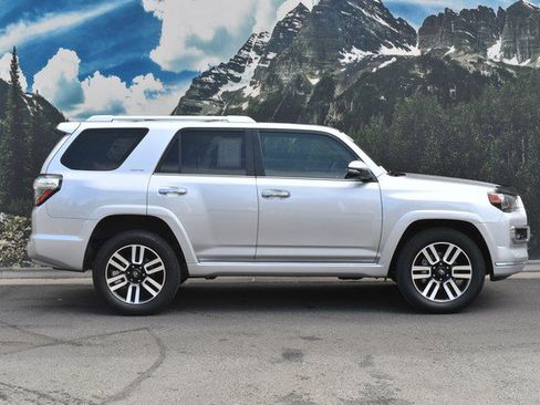 Certified 2022 Toyota 4Runner Limited AWD/4WD image 2