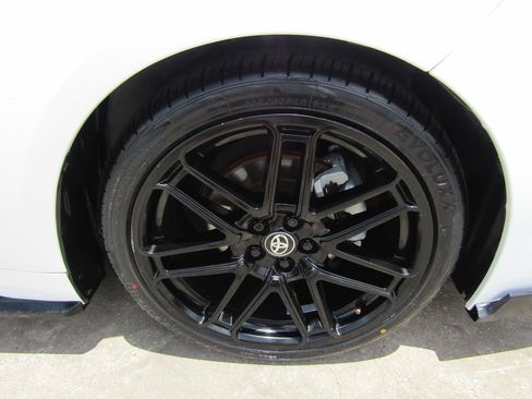 Used 2021 Toyota Corolla XSE w/ Carpet Mat Package (TMS) FWD image 7