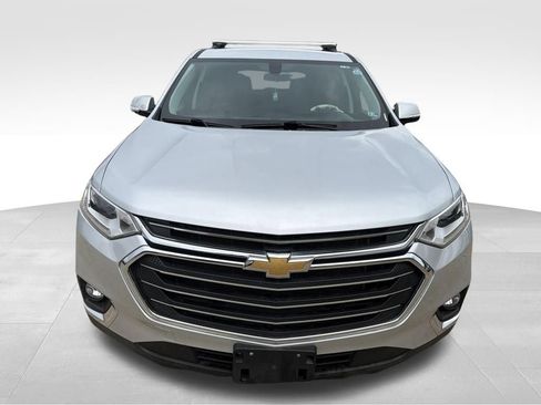 Used 2020 Chevrolet Traverse LT FWD image 2