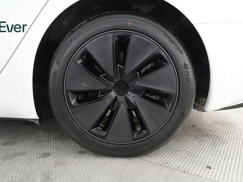 Used 2025 Tesla Model 3 Long Range AWD/4WD image 9