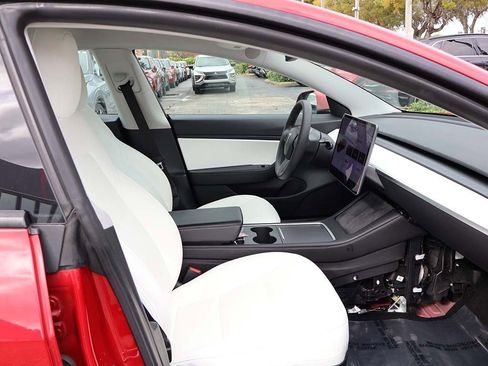 Used 2021 Tesla Model 3 Standard Range Plus image 31