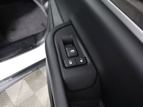 Used 2023 Jeep Grand Cherokee Limited image 37