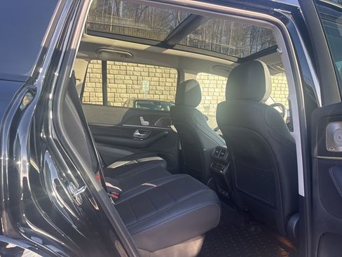 Used 2026 Mercedes-Benz GLS 450 4MATIC image 9