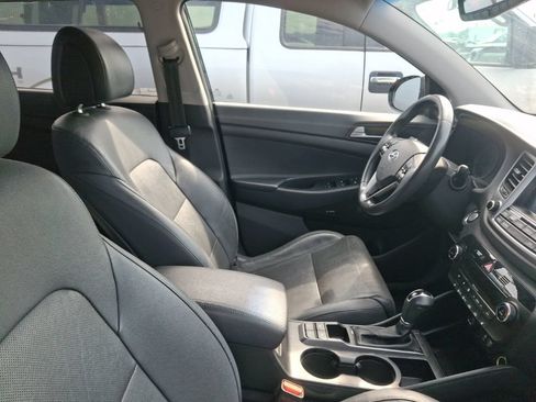 Used 2017 Hyundai Tucson SE Plus w/ Cargo Package AWD/4WD image 10
