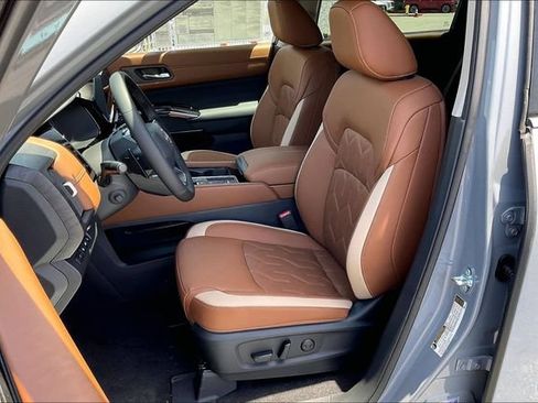 New 2026 Nissan Pathfinder Platinum FWD image 7