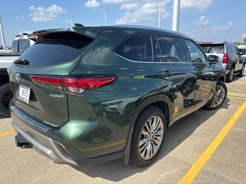 Used 2023 Toyota Highlander Platinum AWD/4WD image 10