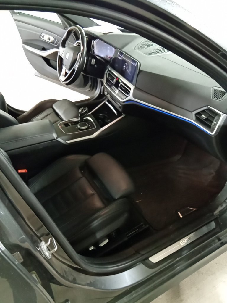 Used 2020 BMW 330i xDrive Sedan w/ Executive Package AWD/4WD image 13