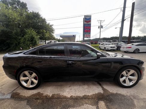 Used 2017 Dodge Charger R/T RWD image 7