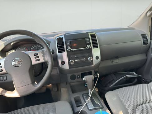 Used 2016 Nissan Frontier SV RWD image 10