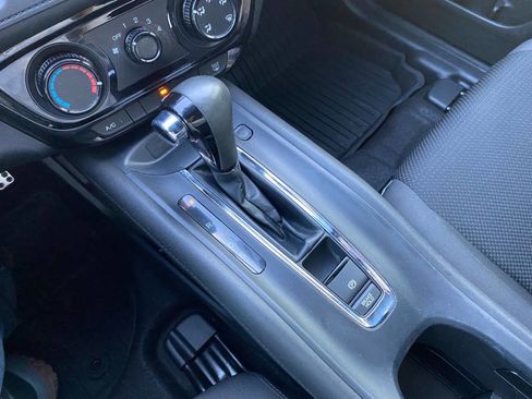 Used 2022 Honda HR-V Sport image 17