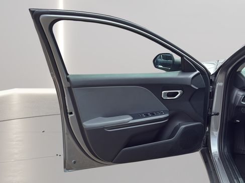 Used 2025 Kia K4 FWD image 11