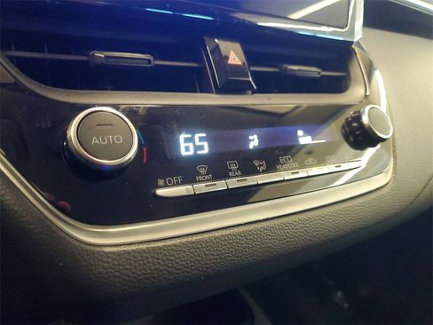 Used 2023 Toyota Corolla LE image 27