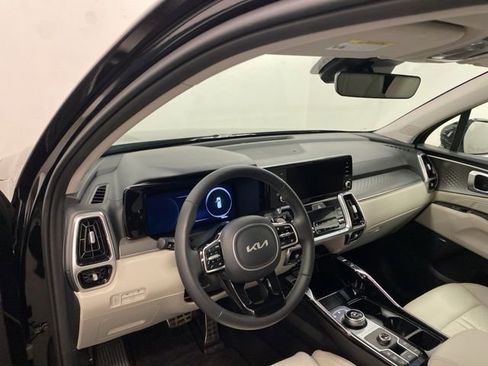Used 2023 Kia Sorento SX Prestige image 7