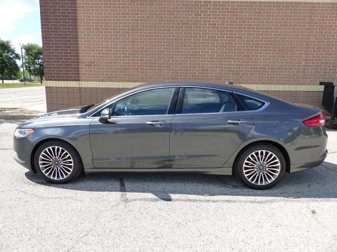 Used 2018 Ford Fusion SE w/ Fusion SE Technology Package FWD image 5