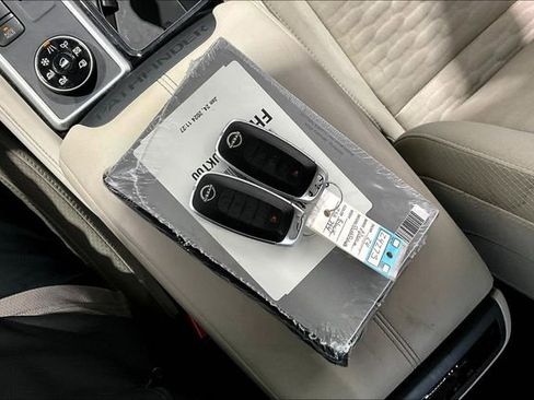 Used 2024 Nissan Pathfinder SV w/ SV Premium Package AWD/4WD image 37