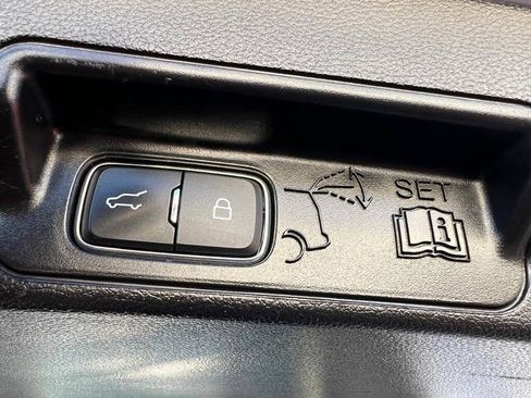 Used 2021 Ford Explorer XLT w/ Equipment Group 202A image 19