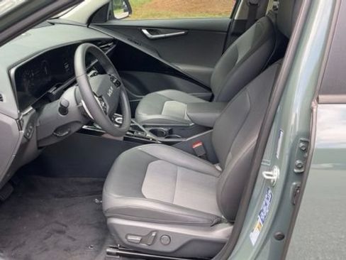 Used 2025 Kia Niro Wind FWD image 5
