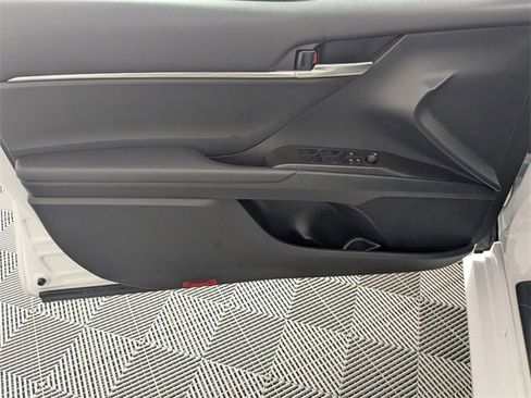 Used 2024 Toyota Camry LE image 9