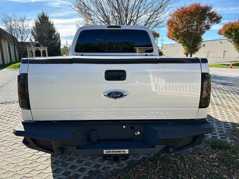Used 2015 Ford F250 Platinum w/ Platinum Package image 6