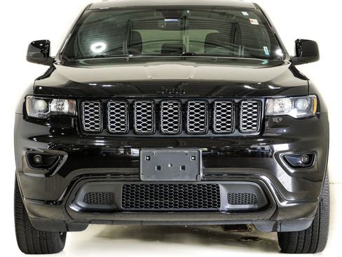 Used 2020 Jeep Grand Cherokee Altitude AWD/4WD image 2