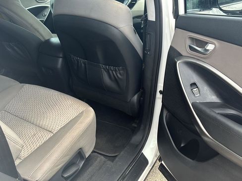 Used 2019 Hyundai Santa Fe XL SE AWD/4WD image 6