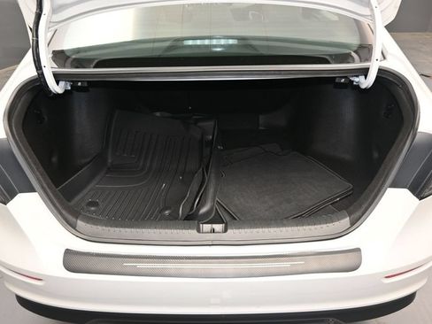 Used 2023 Honda Accord Sport image 11