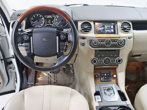 Used 2016 Land Rover LR4 HSE image 15