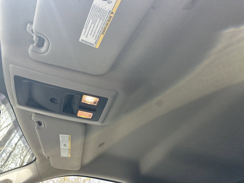 Used 2022 RAM 1500 Classic SLT image 34