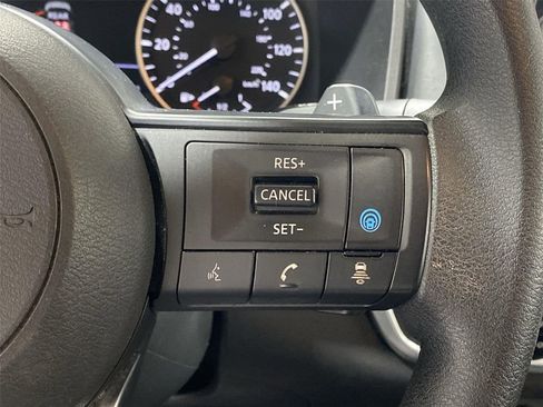 Used 2024 Nissan Rogue SV image 34