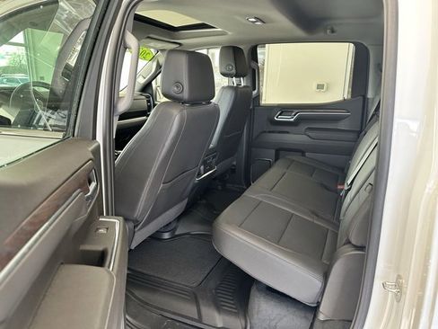 Used 2022 GMC Sierra 1500 SLT w/ SLT Convenience Package image 16