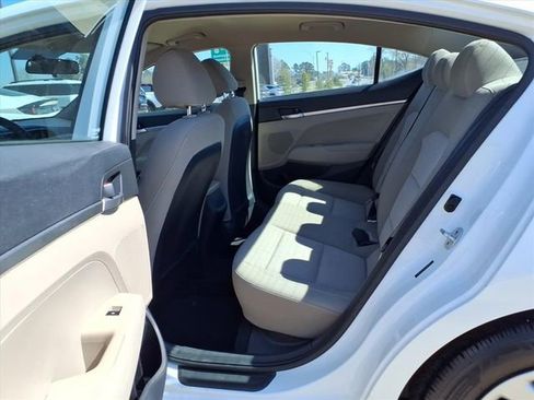 Used 2019 Hyundai Elantra SE image 14