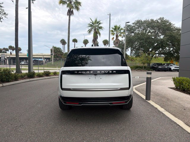 Used 2024 Land Rover Range Rover SE AWD/4WD image 4