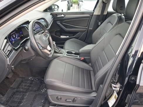 Used 2023 Volkswagen Jetta SE FWD image 19