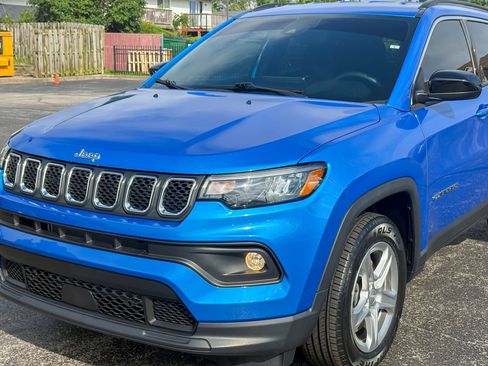 Used 2023 Jeep Compass Latitude w/ Convenience Group AWD/4WD image 10
