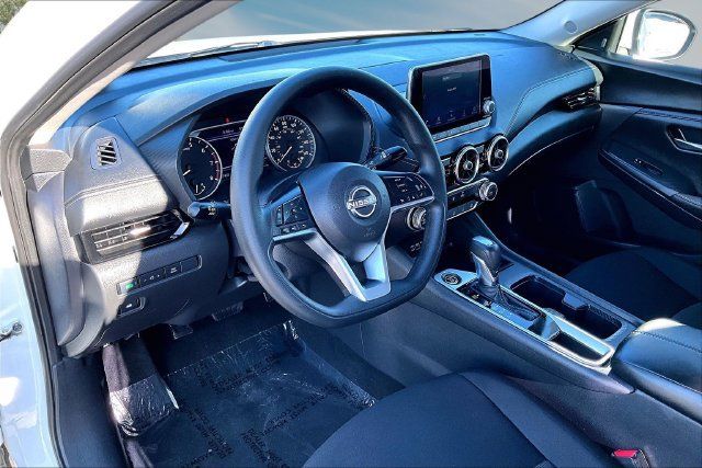 Used 2024 Nissan Sentra SV FWD image 16