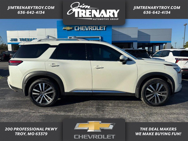 Used 2024 Nissan Pathfinder Platinum w/ Black Appearance Package FWD image 1