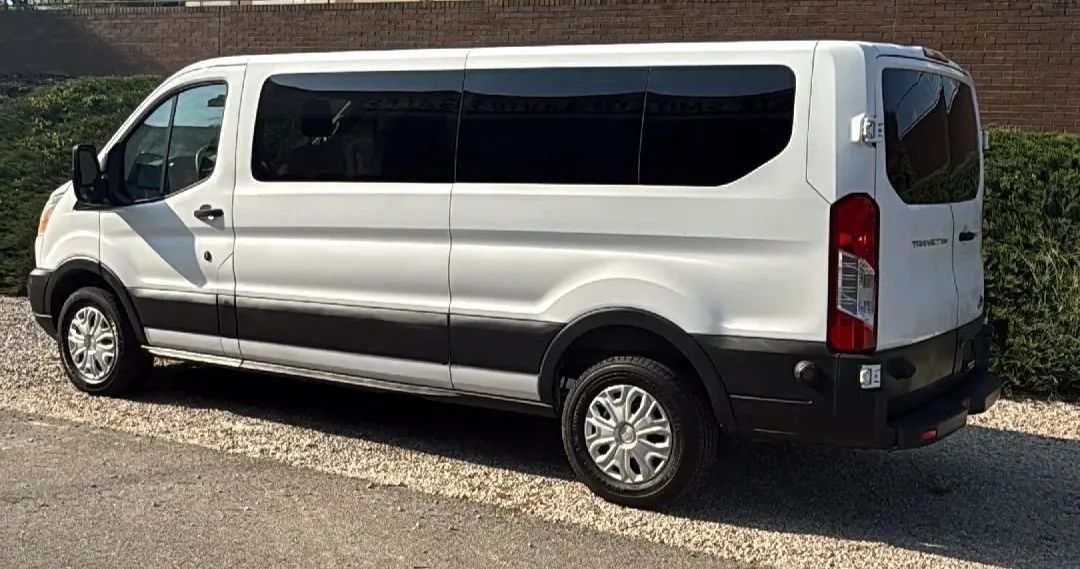 Used 2015 Ford Transit 350 XLT RWD image 7