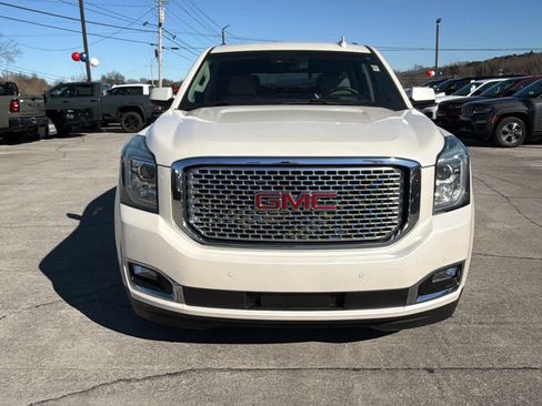 Used 2015 GMC Yukon Denali w/ Premium Package image 3