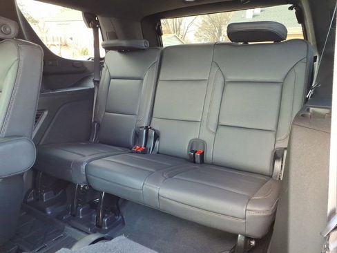 Used 2025 Chevrolet Tahoe High Country image 13