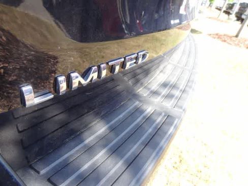 Used 2024 Ford Expedition Limited RWD image 16